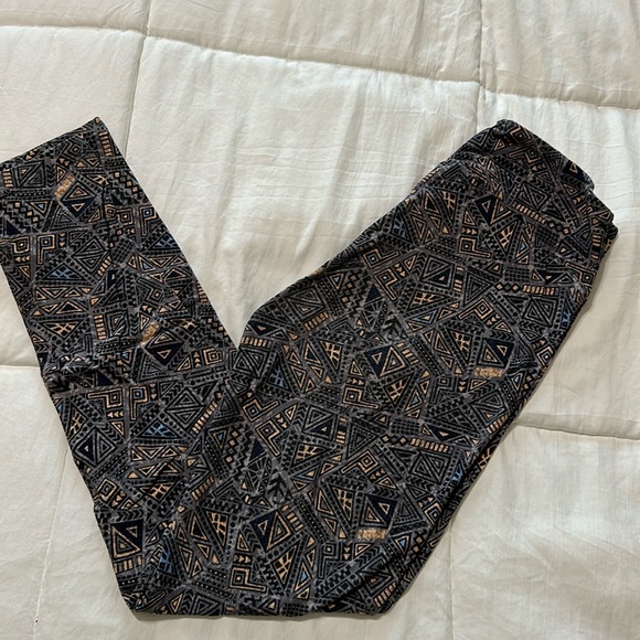 LulaRoe buttery soft leggings - Picture 1 of 4